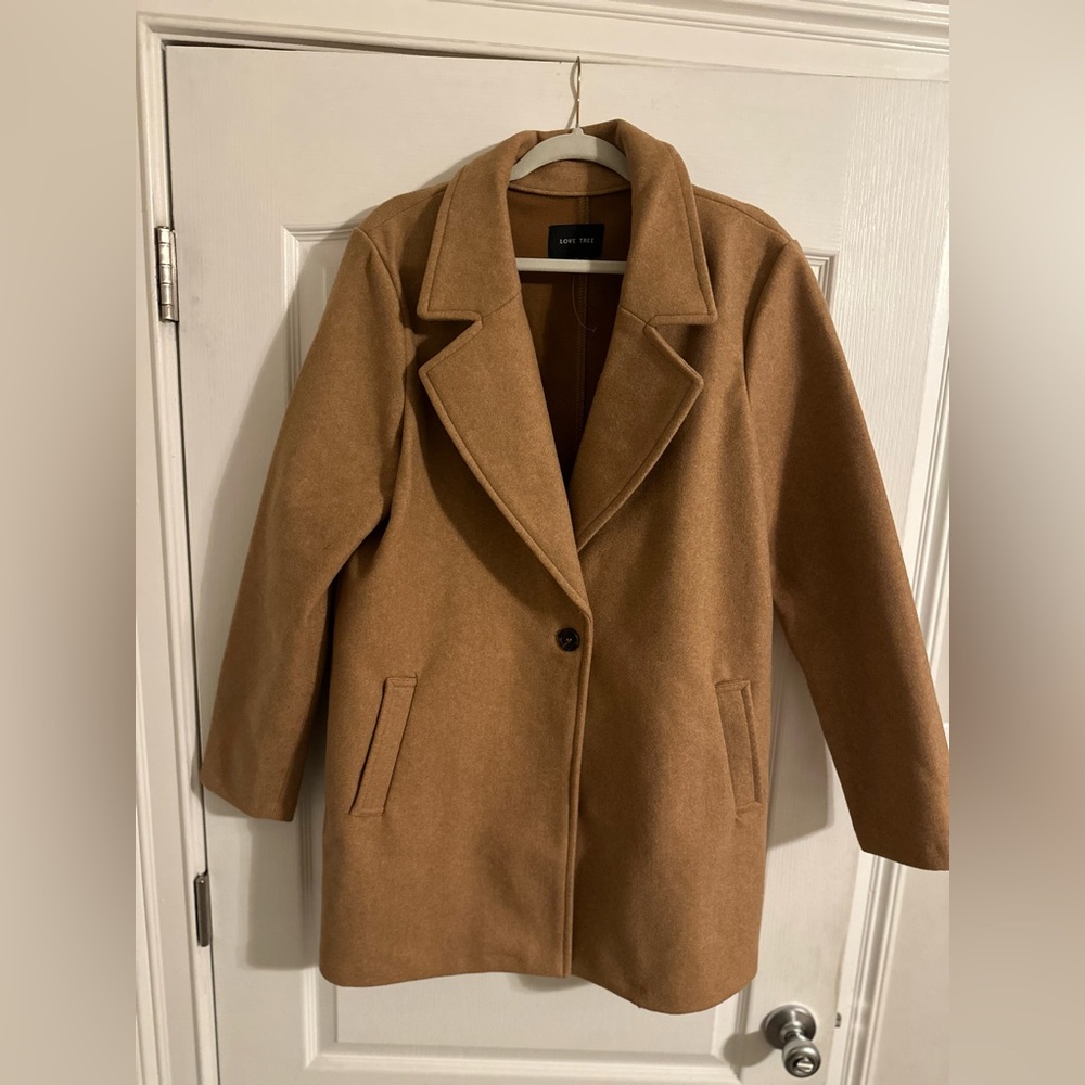 Beautiful Love Tree Camel Peacoat Size XL
